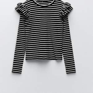 Jätte fin oanvänd tröja från zara. (Bara testad) Säljer p.g.a ingen användning för den! Om du är intresserad, fråga om bilder