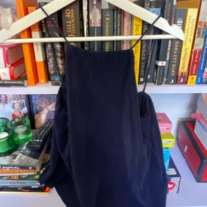 Linne - Ribbad line med spagettiband 