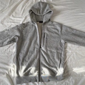 Sail racing zip - Sail racing zip up. Fint skick näst till oanväd och inga skador.💯💧