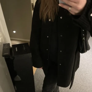 Svart kapp - Superfin svart kappa🫶🏼