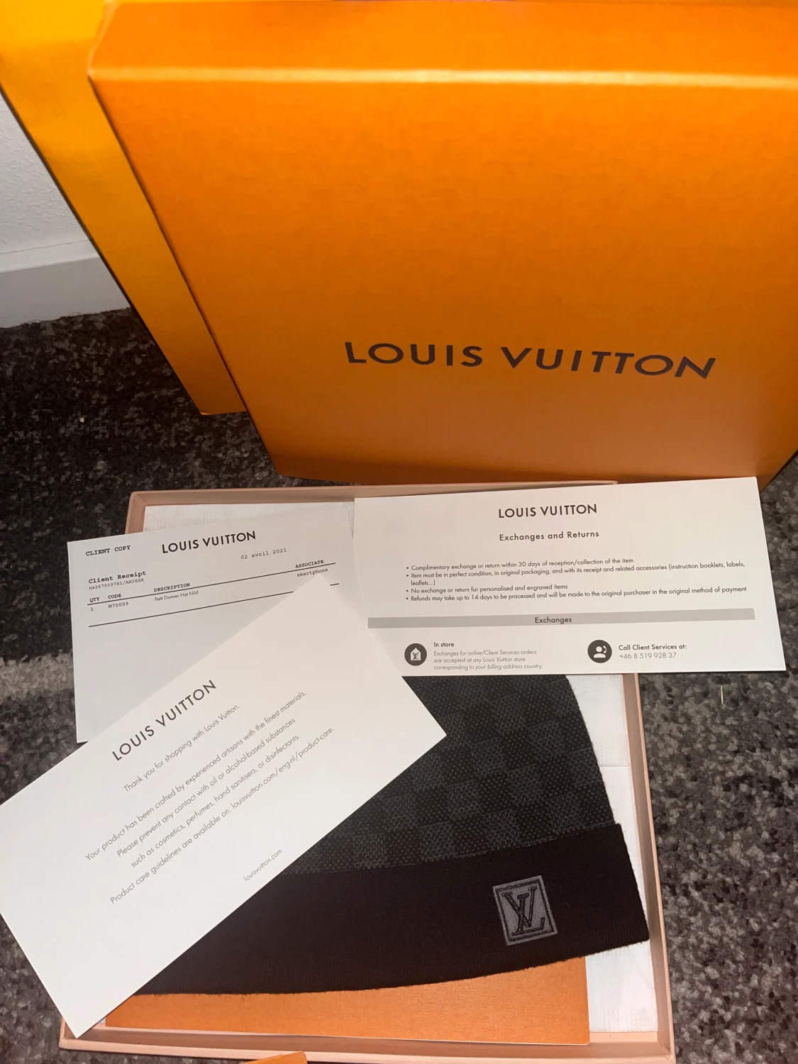 Louis Vuitton mössa  - 90