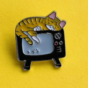 Katt och tv pin 💛 - Fri frakt 💛