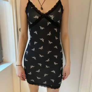 Klänning - Tight svart klänning ifrån hm. 