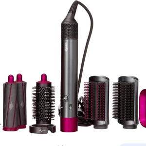 Värmeborste - Aldrig använt, köpte precis innan jag klippte  mig riktigt korthårig så har ingen användning för den nu.