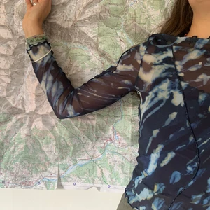 & Other Stories Beautiful Printed Mesh Top - Was a gift from my mother, only wore it once and realised it’s not my style.  Perfect condition.  Fitted/tight fit.  Gorgeous colours 