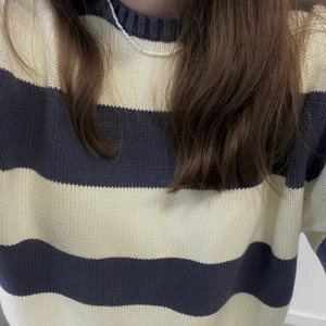 brandy melville brianna sweater  - använd ett fåtal gånger, köpare står för frakt 