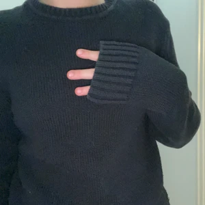 Svart stickad  - Så varm och skön, 100% bomull💕 från okänt märke!