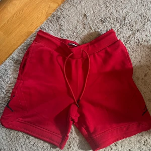 Jordan Essential Fleeceshorts - Aldrig använda, köpta för 500 till min bror men va fel storlek