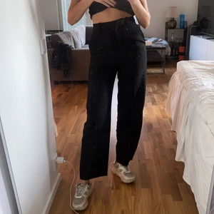  kostymbyxor i nytt skick  - Helt oanvända kostymbyxor från zara  Jag är 173 