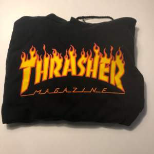 Säljer min thrasher hoodie då den är för liten mycket använd men fortfarande i superbra skick.