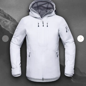 Skidjacka  - Intressekoll på min superfina Stellar jacka. Den är i bra skick men kommer tyvärr inte till användning längre. Köptes för 3750kr. DM vid intresse eller fler frågor! (Köpare står för frakt)❤️❤️ Pris kan förhandlas!!