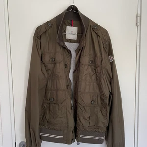 Moncler jacka  - .