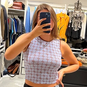 Mönstrat linne - Mönstrat linne från Urban Outfitters som knappt är använt. Nyskick! 