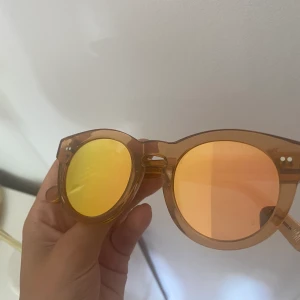 Chimi solglasögon - Modell 003 peach mirror knappt använda