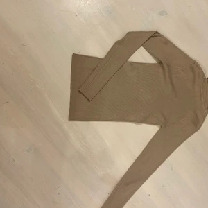 Gina tricot tröja  - Oanvänd jättefin 