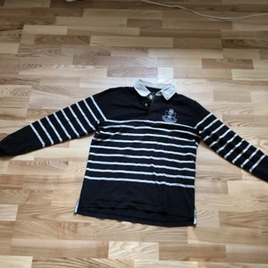 Tröja - Säljer gant tröja då den inte passar och inte använt på länge, (small) okej skick.