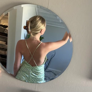 Zara klänning - Snygg klänning från Zara i strl S knappt använd. 