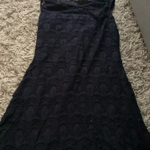 S - Klänning , använt flera gånger köpte secondhand för två år sen 