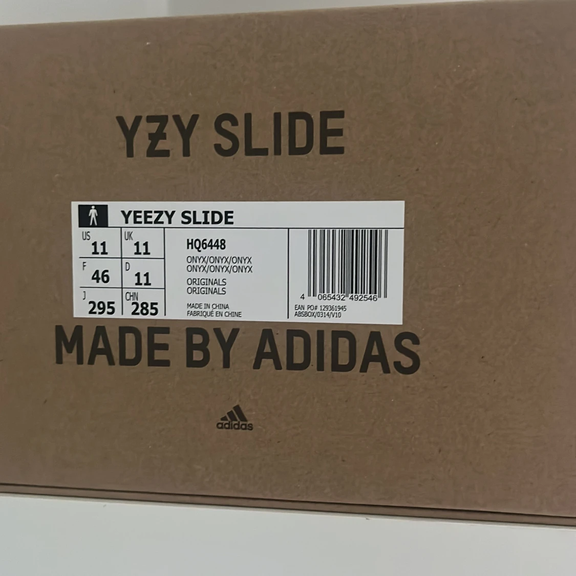 Yeezy slides onyx ds storlek us11/46eu  - 90