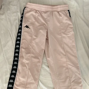 Kappabyxor rosa - Kappabyxor i storlek small. Mycket bra skick. Köparen står för frakten