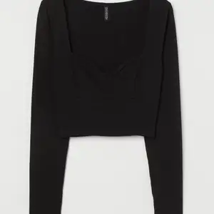 Säljer nu denna långärmade tröjan fårn H&M🌸 Ny pris 149:- 