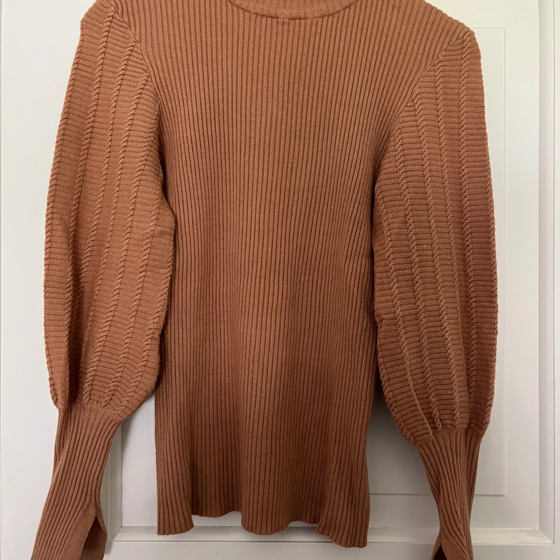 Orange tjocktröja storlek S