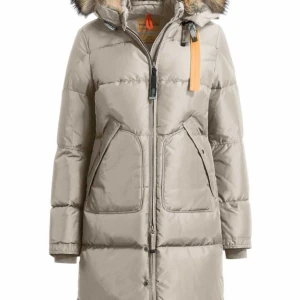 Para jumper - Para jumper long bear. Använd 2 vintrar och vill sälja den då jag ska köpa en ny vinterjacka. Vid snabb affär går pris att diskutera.