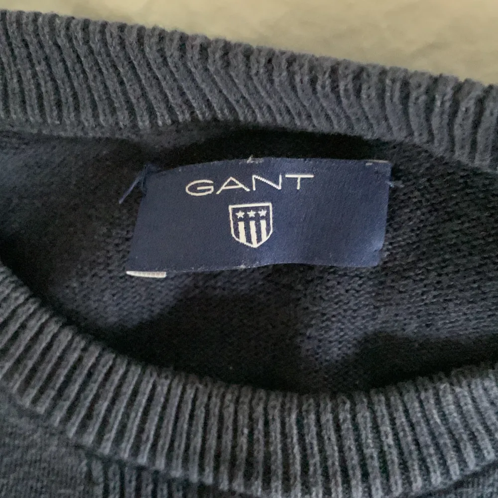Säljer nu min Gant tröja pga att jag inte använder den! Den är använd kanske 3 gånger och är i skick 9/10. Pris kan diskuteras!. Tröjor & Koftor.