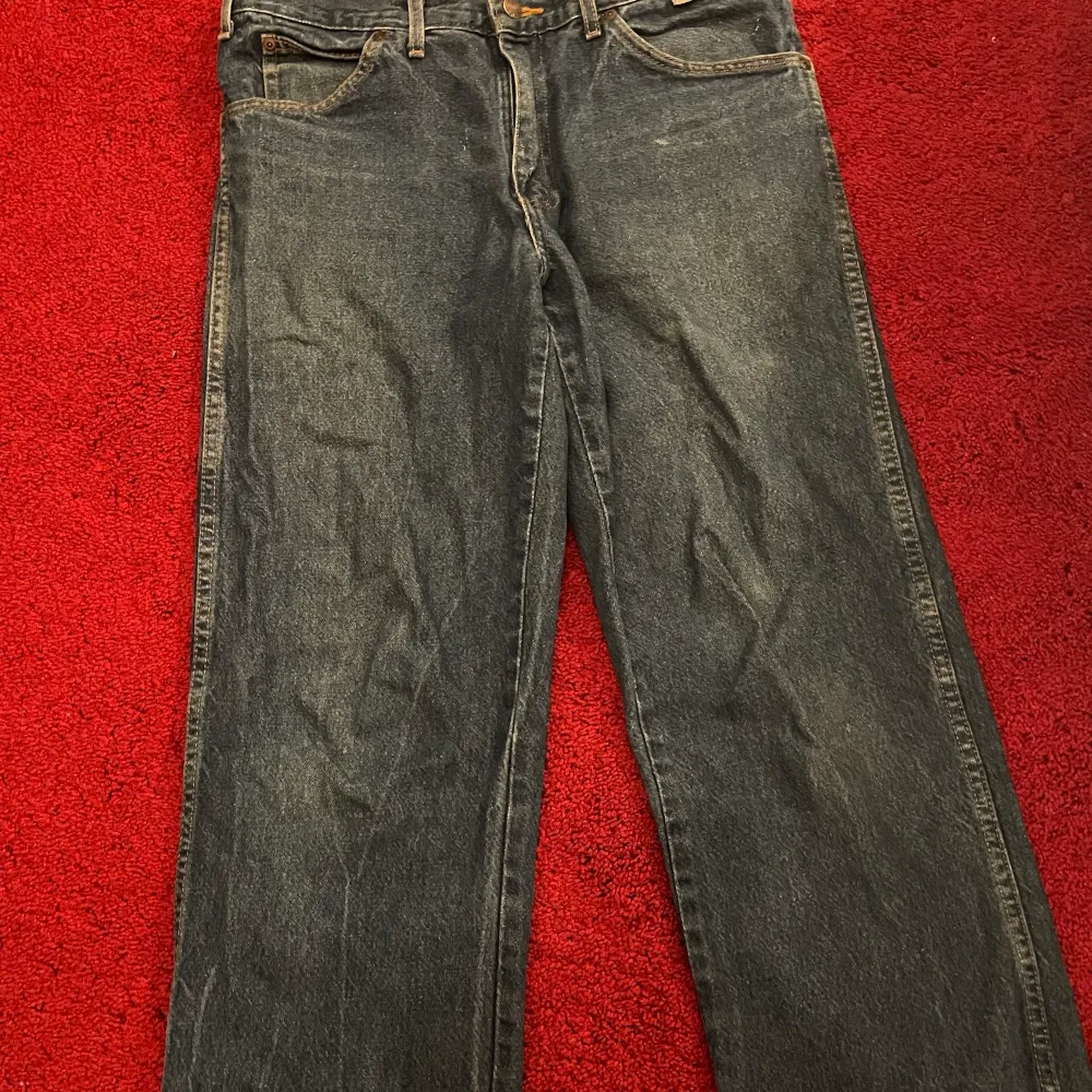 Dickies denim, W34 L32. Baggy och snygga. Grovt tåligt material. Jeans & Byxor.