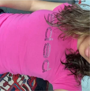 Jätte fin tröja - Så söt ros tröja från märket bebe, köpt på plick! 