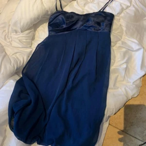 Mini klänning  - Är i storlek xs men passar även i s. 