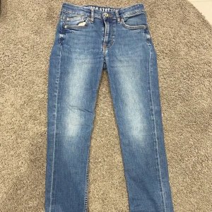 Jeans  - Blåa jeans 