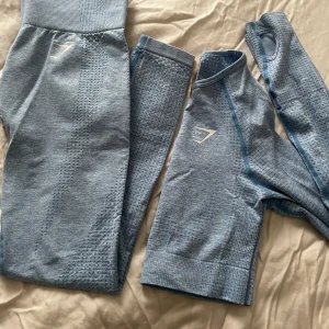 Gymshark set - Storlek S på leggins och xs på topp