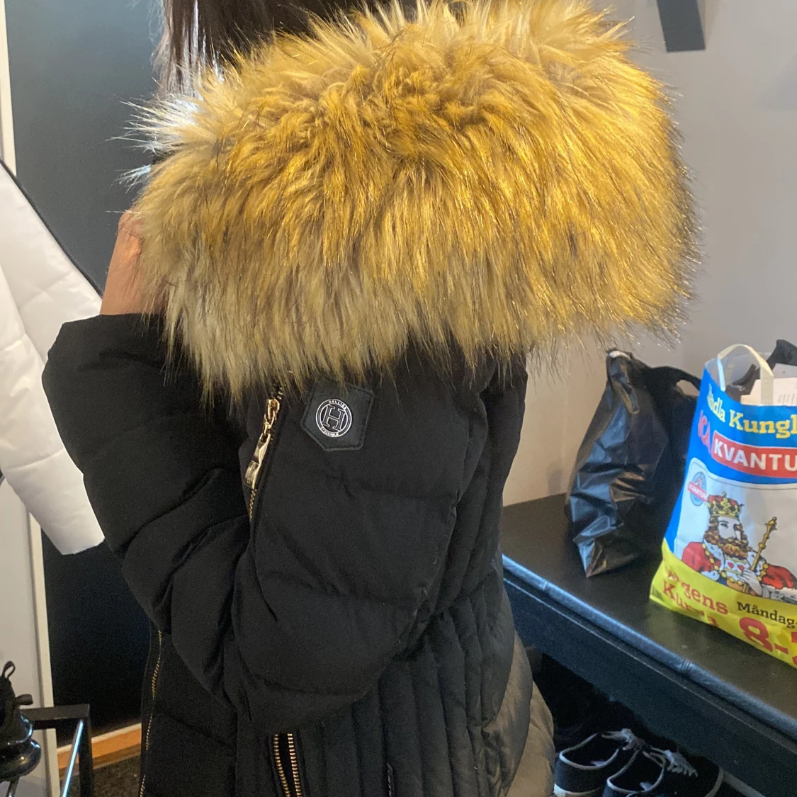 Hollies jacka (man kan ta bort pälsen)