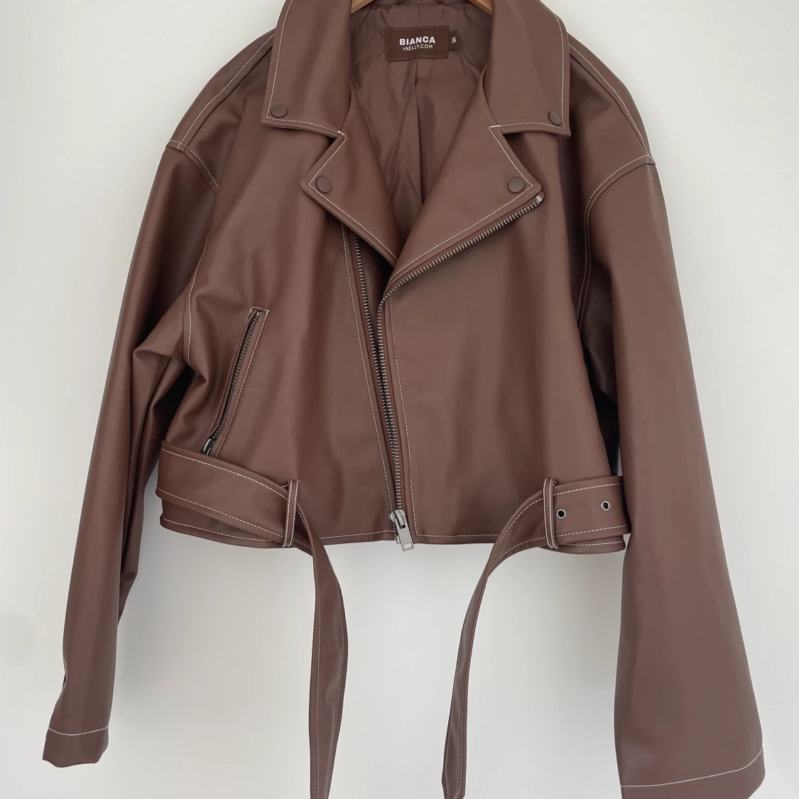 Brun skinnjacka, Nelly x Bianca