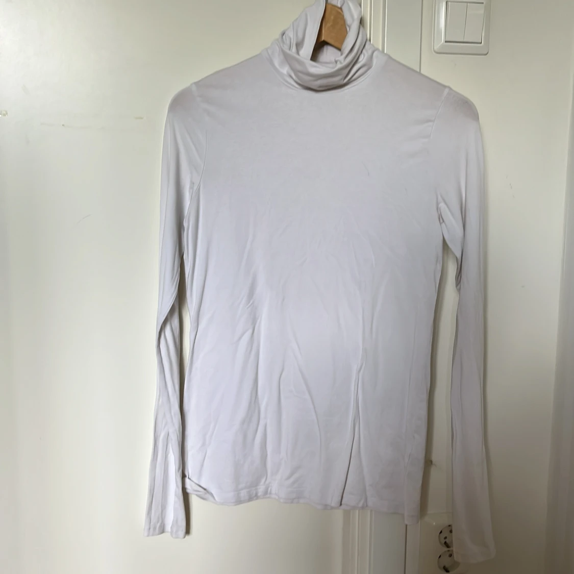 Vit polotröja weekday