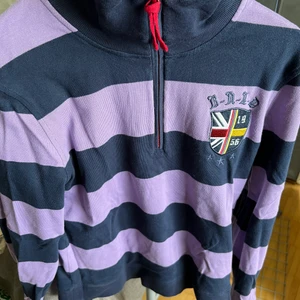 Tröja från Bondelid - Tröja från Bondelid. Dragkedja som går från bröstet till halsen. I mycket bra skick storlek medium.