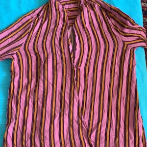 Zara tröja  - Tröja från zara i storlek S.