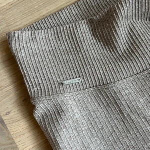 Aim’n tights, stl S  - Beige ribbade Aim’n tights, storlek S 