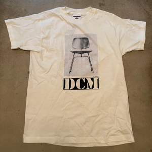 Vintage Eames t shirt ifrån 1997 och helt oanvänd. Köpt ifrån Jerks-store och har fortfarande pricetagen på!