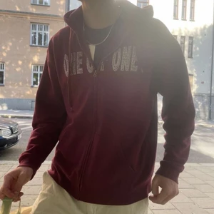 One of one zip hoodie  - One of one hoodie  Går inte att köpa längre 