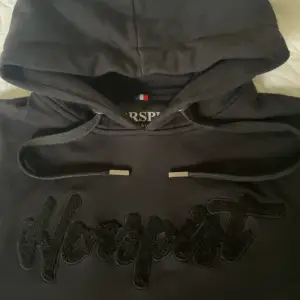 Horspist hoodie i nyskick, köptes för 2100kr skick 10/10 size S