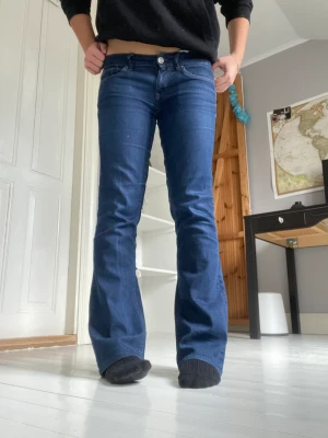 Lågmidjade jeans - Säljer dessa G-Star Raw jeans då de är för små för mig. Köpta på Zalando Pre owned, och använda väldigt få gånger.