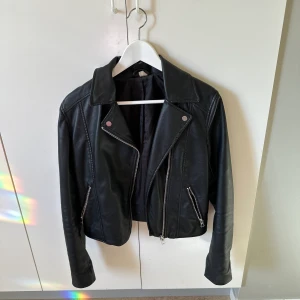 Skinnjacka  - Skinnjacka i mycket fint skick 