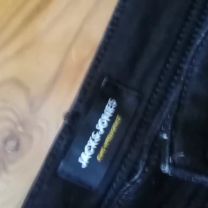 JACK & JONES JEANS 3228 - Nya straight fit jaeans en månad gamla nypris 800kr