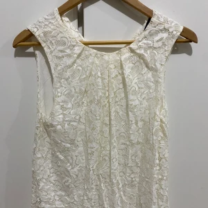 GUN TOPP - Jättefin topp från MQ, Stockh Lm