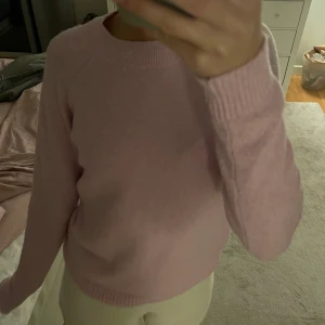 Stickad tröja - Super din rosa stickad tröja, nyskick!