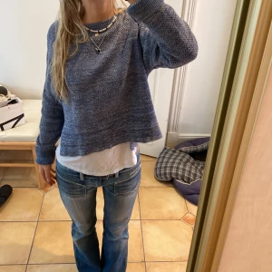 Tröja - Jättesnygg hösttröja som verkligen passar till allt. Bästa med den här tröjan är att den har ett sååå coolt mönster. Slutsåld på hemsidan tyvärr:(