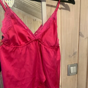 vintage linne - så fint barbierosa linne, pssar perfekt till fest eller vardags