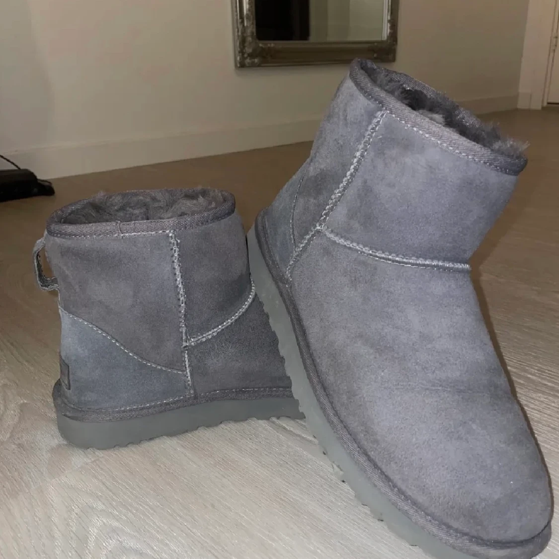 Gråa uggs